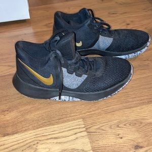 Nike air precision II black basketball shoes. 7.5